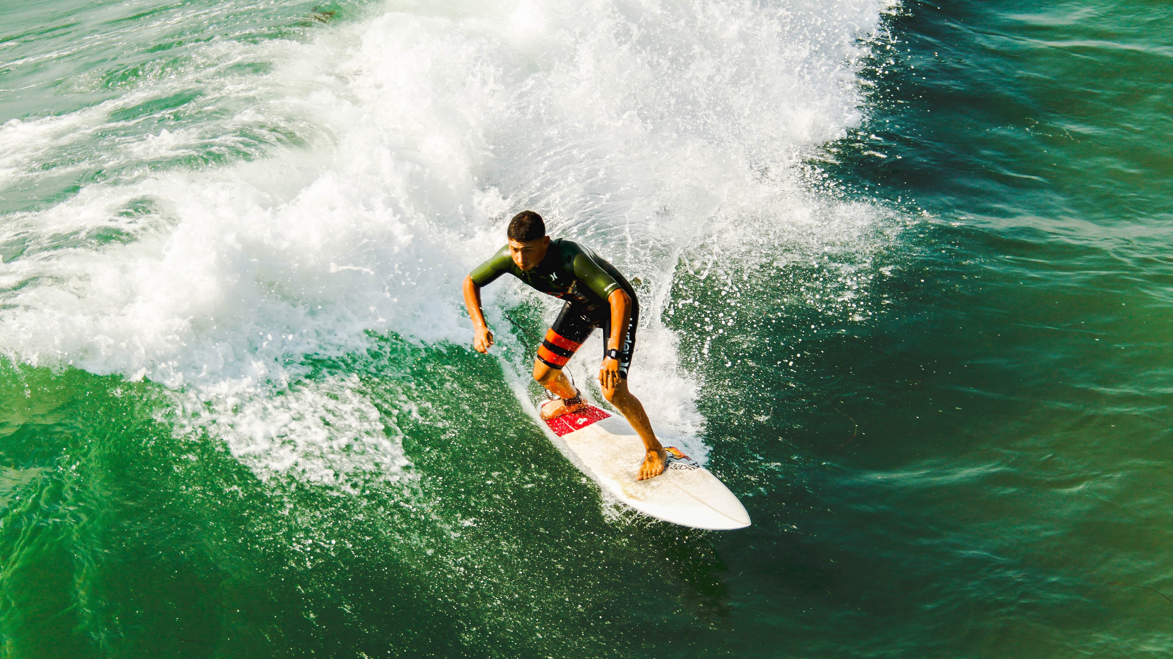 切尔西四强战惊险北京国安，德约科维奇砍下14记关键球，全场沸腾